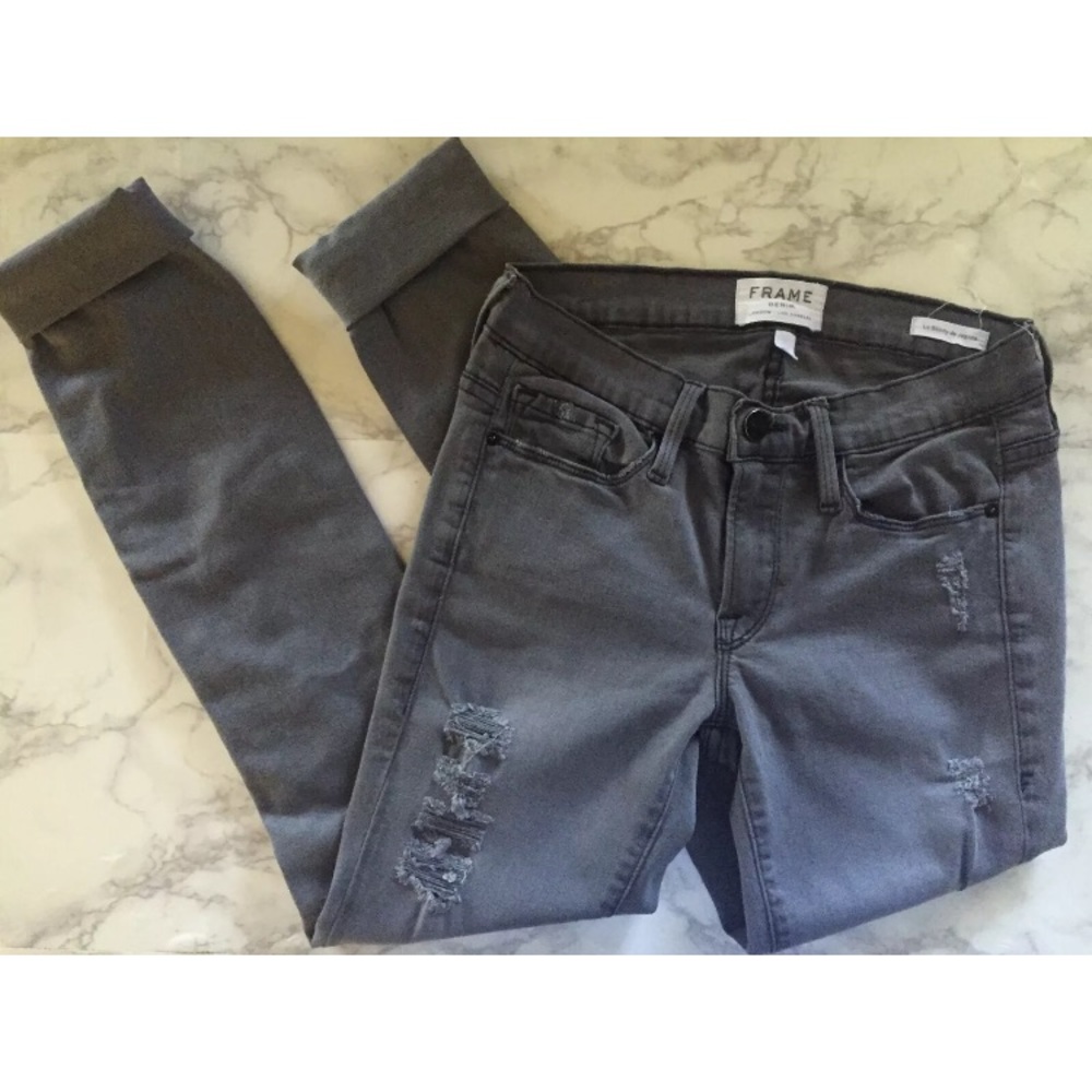 Frame Le Skinny de Jeanne Distressed Jeans